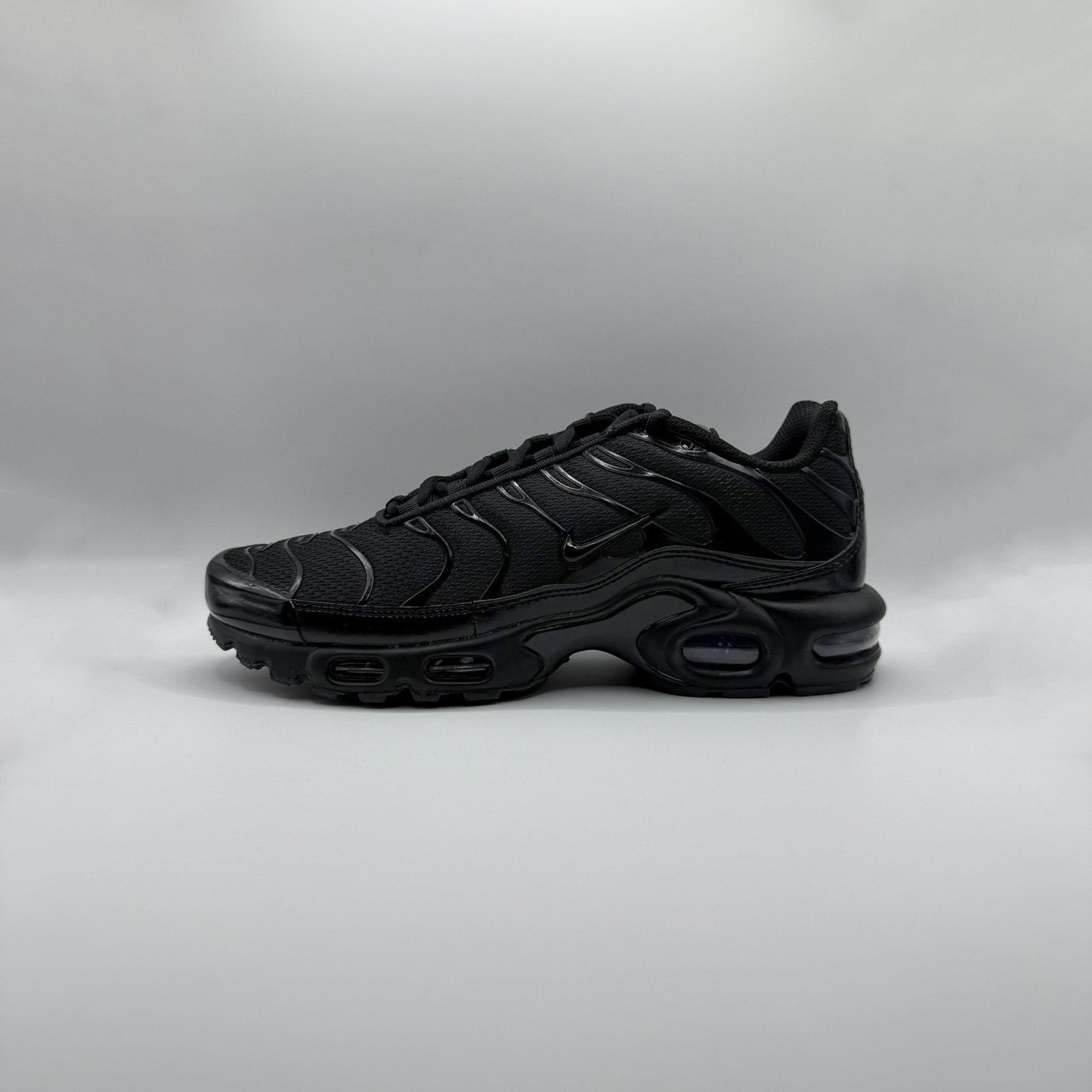 Nike Air Max Plus Triple Black