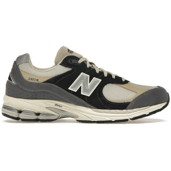 New Balance 2002R Magnet Sandstone