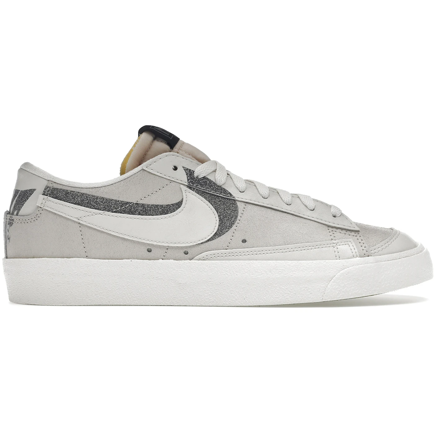 Nike Blazer Low 77 Premium Halloween (2022) 1 Nike Blazer Low 77 Premium Halloween 2022 1