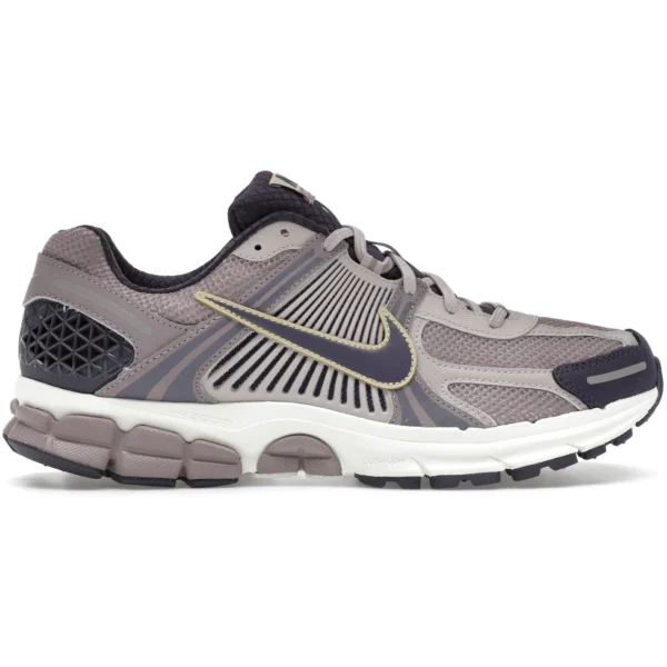 Nike Zoom Vomero 5 Platinum Violet