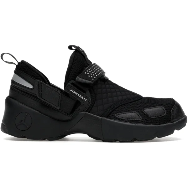 Jordan Trunner LX Triple Black (Womens)