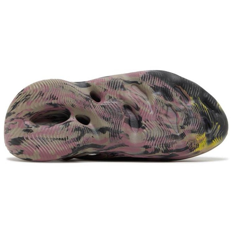 adidas Yeezy Foam RNR MX Carbon 6 adidas Yeezy Foam RNR MX Carbon