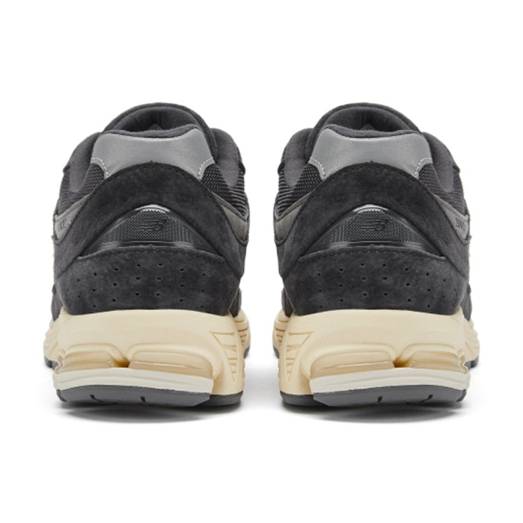 New Balance 2002R Black Dark Grey 6 New Balance 2002R Black Dark Grey