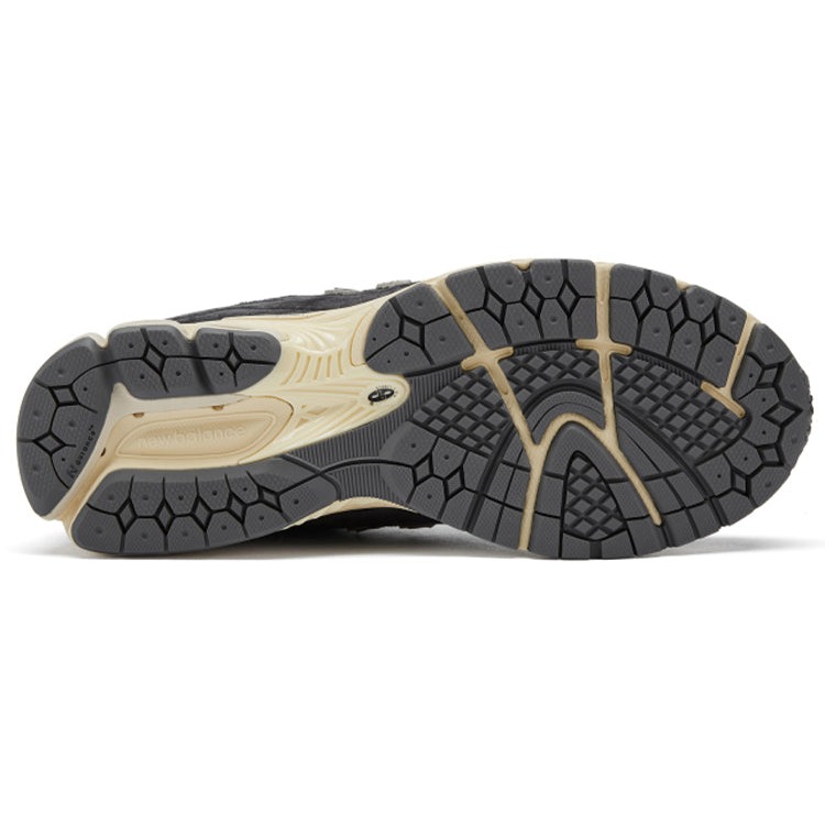 New Balance 2002R Black Dark Grey 7 New Balance 2002R Black Dark Grey