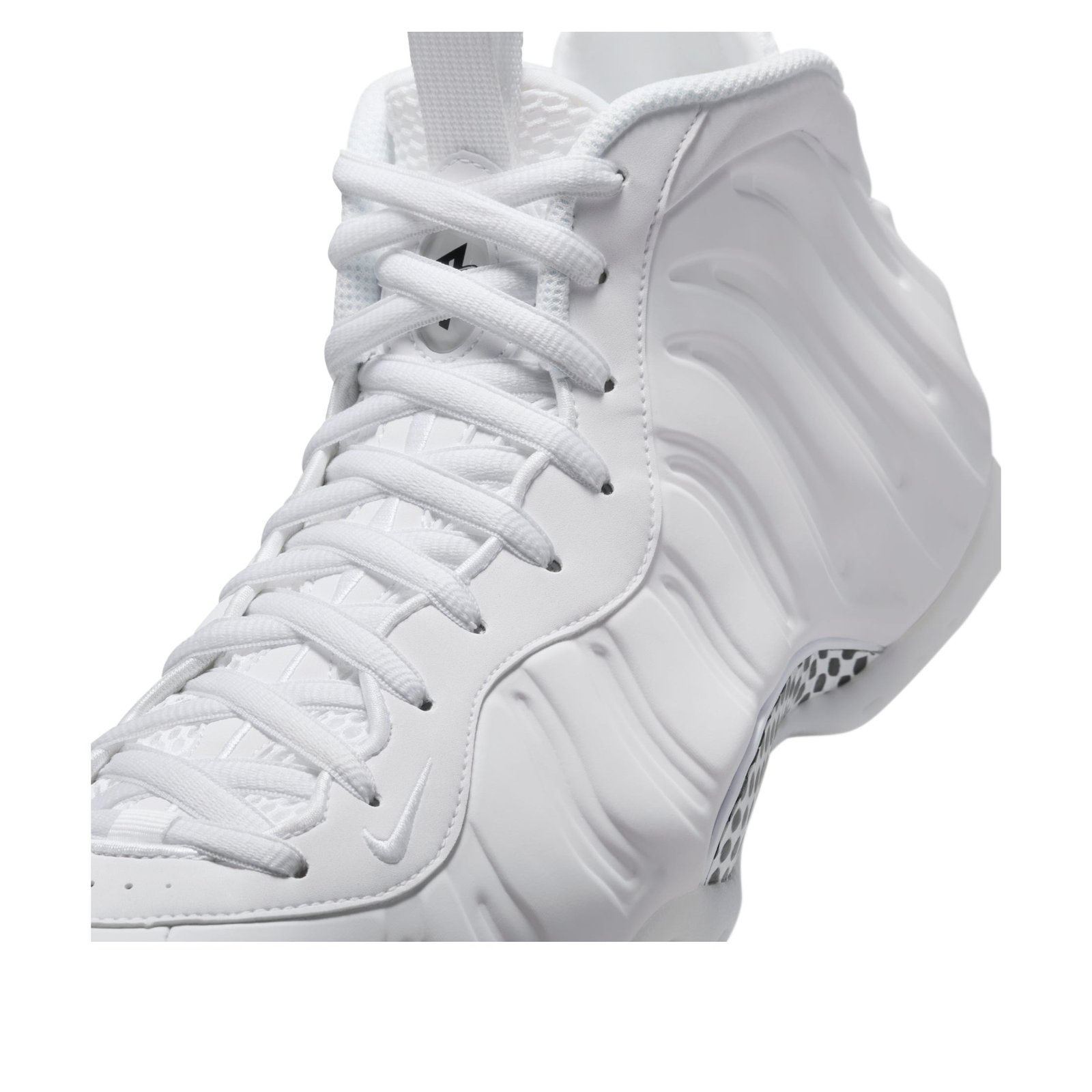 Nike Air Foamposite One Triple White 7 Nike Air Foamposite One Triple White