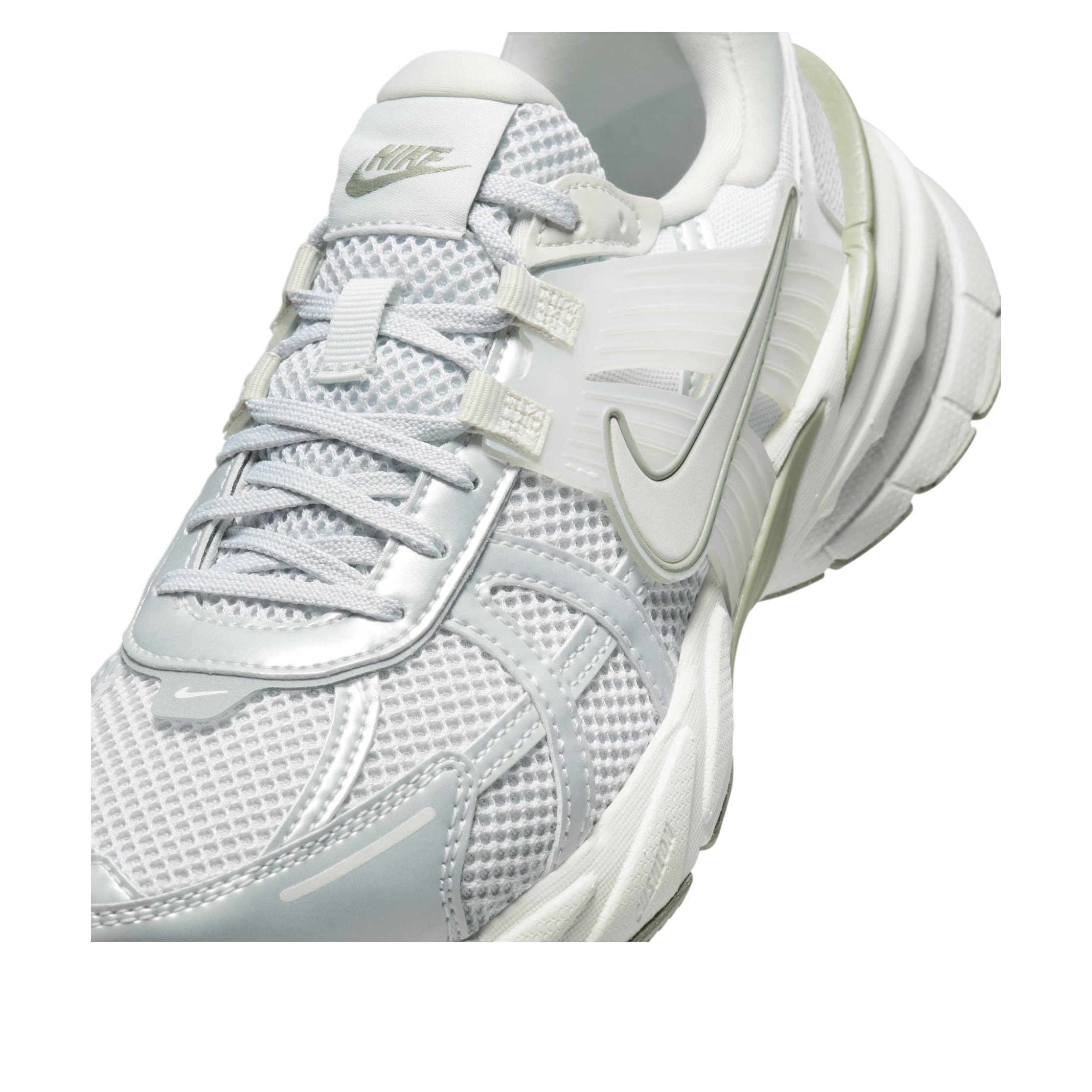 Nike V2K Run Photon Dust Light Silver (Womens) 7 Nike V2K Run Photon Dust Light Silver (Womens)