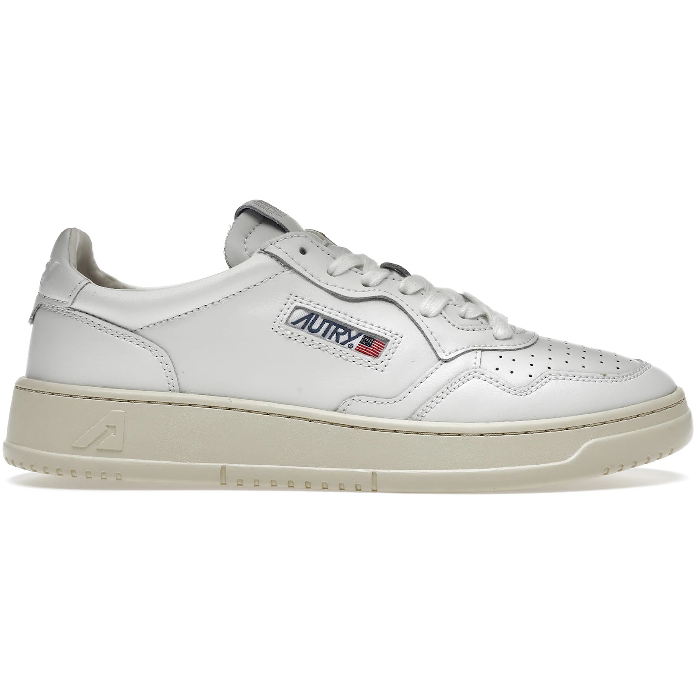 Autry Medalist Leather Low White 2 Autry Medalist Leather Low White 3