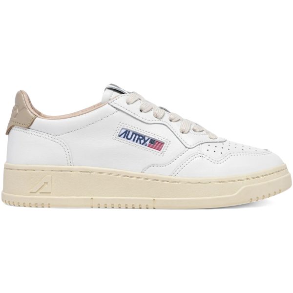 Autry Medalist Leather Low White Tidal Foam (Womens)