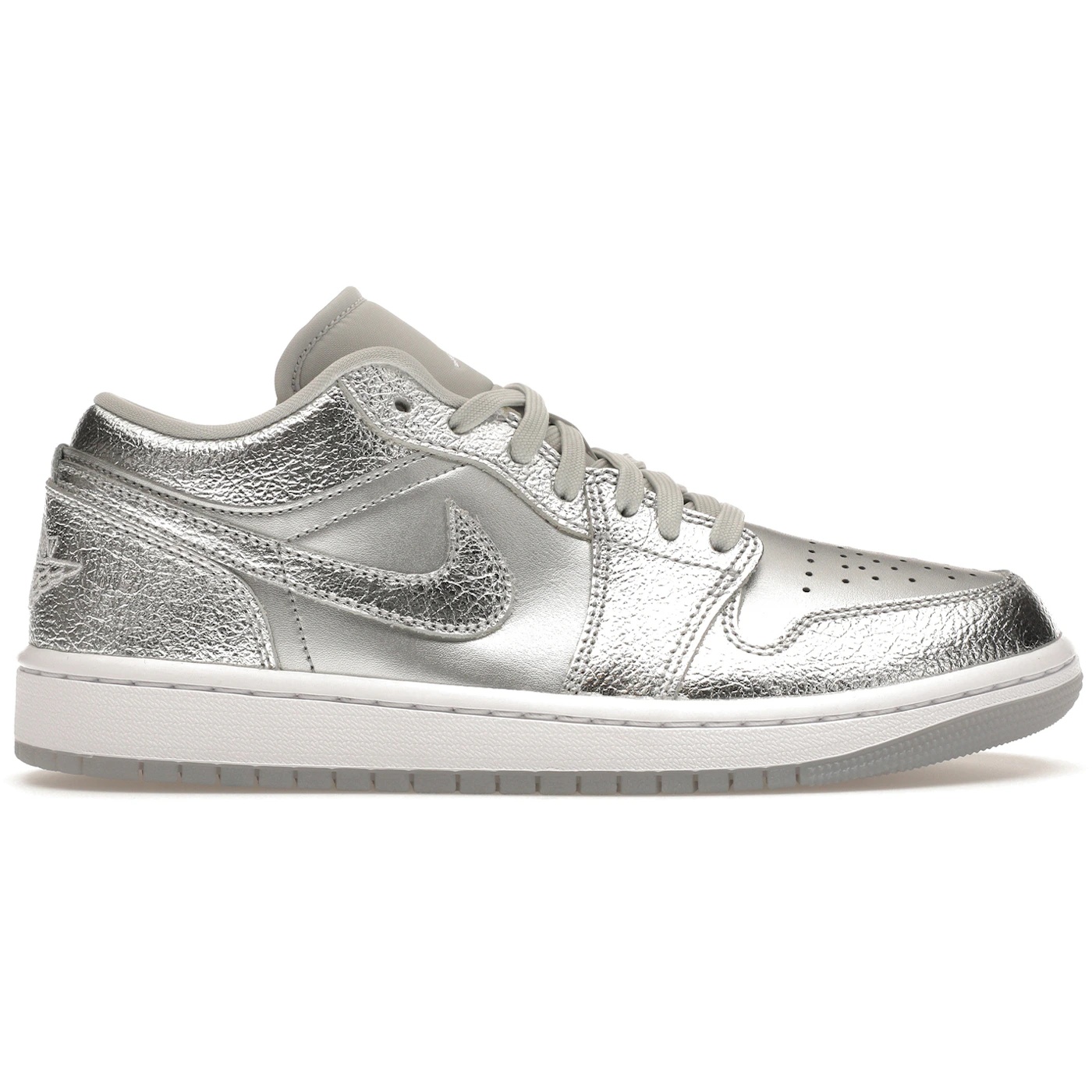 Jordan 1 Low SE Metallic Silver (Womens) 1 Jordan 1 Low SE Metallic Silver Womens 3