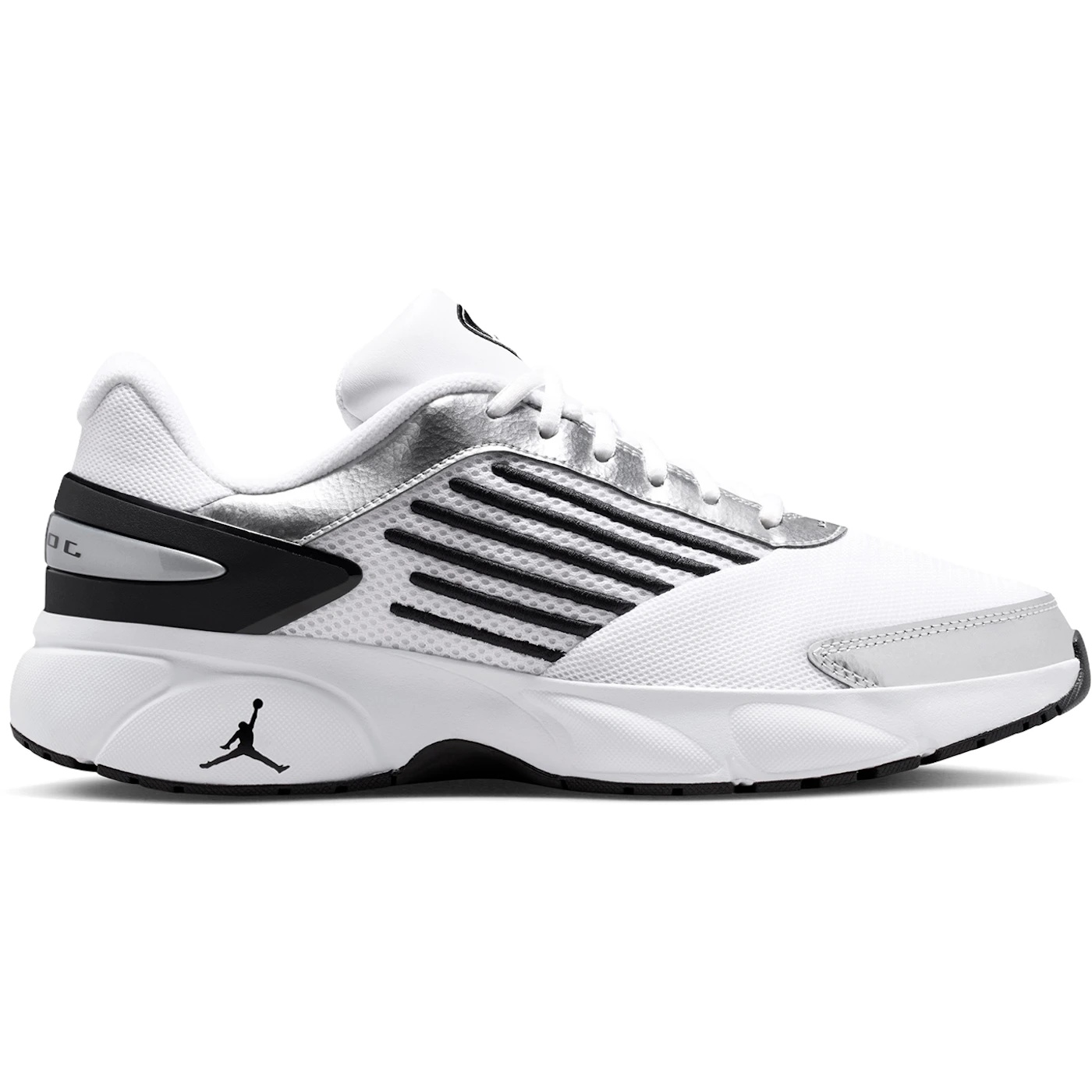 Jordan Trunner Flow White Black Metallic Silver 1 Jordan Trunner Flow White Black Metallic Silver 3