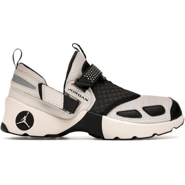 Jordan Trunner LX Light Orewood Brown (Womens)
