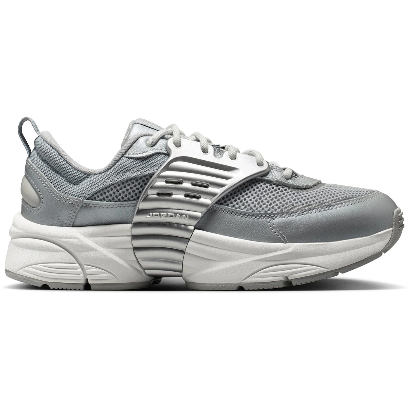 Jordan Trunner O/S Swan Wolf Grey Silver (Womens) 2 Jordan Trunner OS Swan Wolf Grey Silver Womens 2