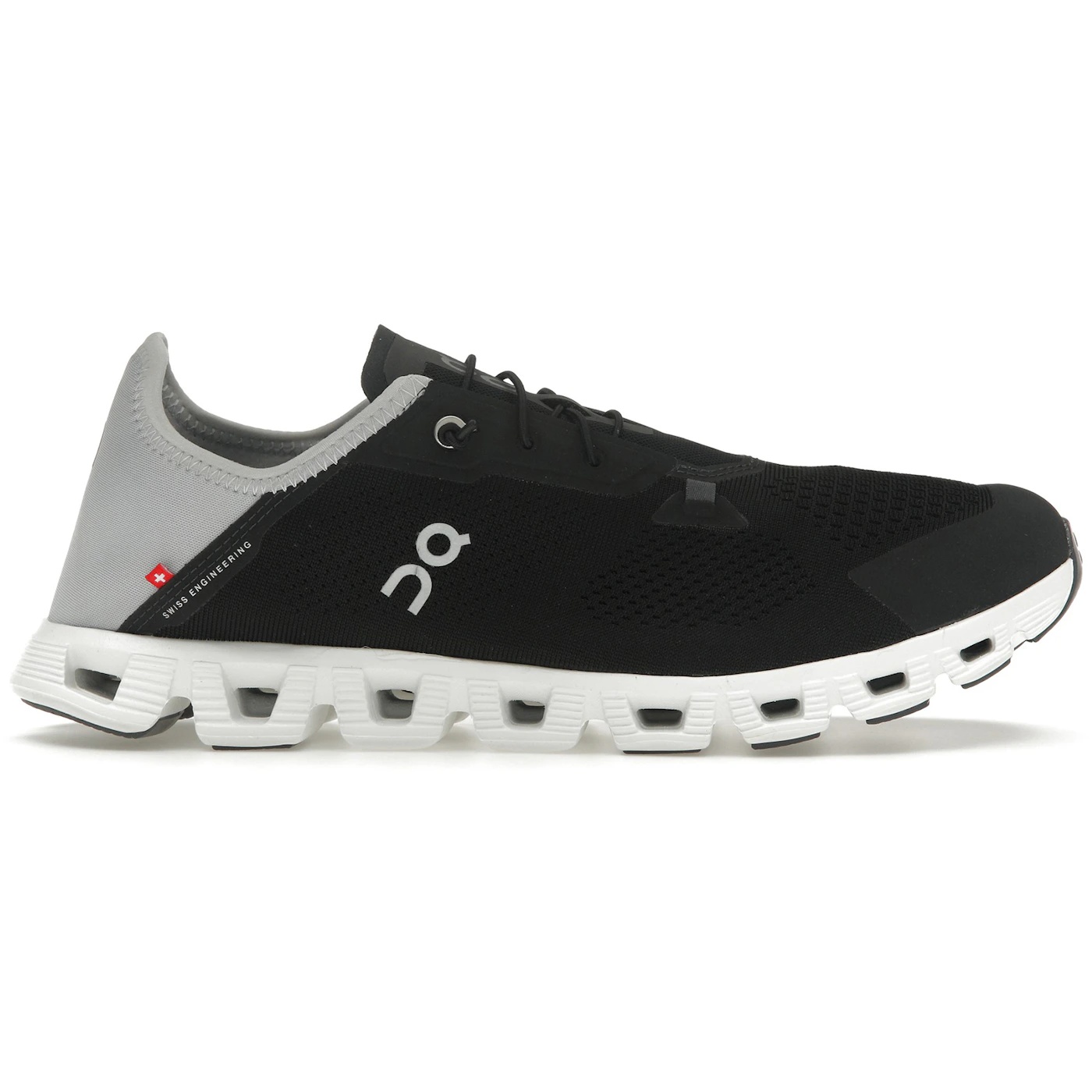 On Running Cloud 5 Coast Black Shadow 1 On Running Cloud 5 Coast Black Shadow 3