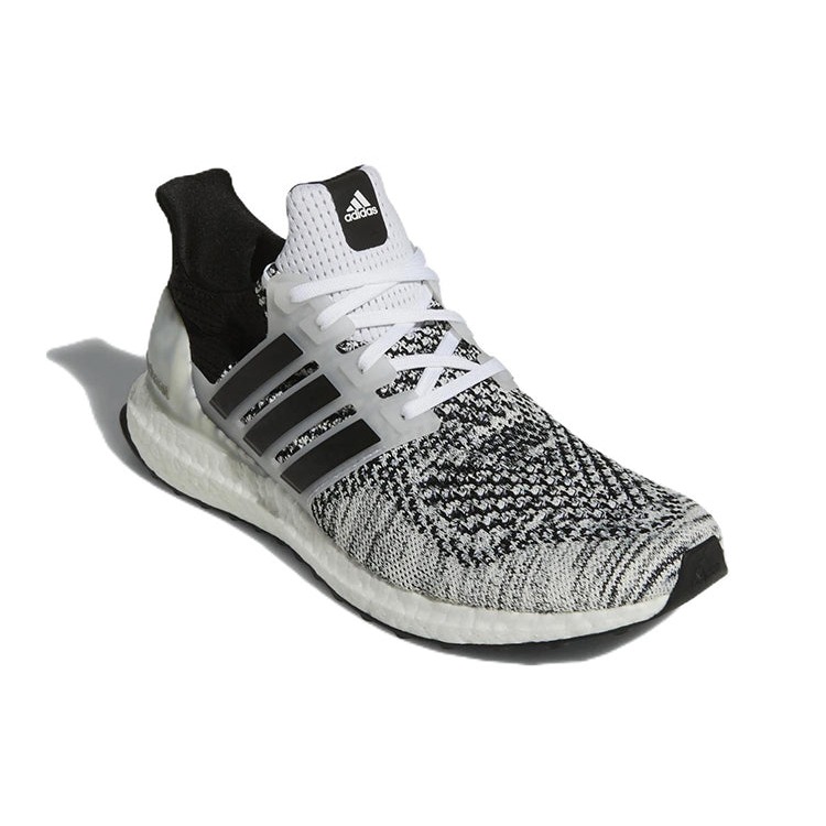 adidas Ultra Boost 1.0 DNA Oreo (2022) 5 adidas Ultra Boost 1.0 DNA Oreo (2022)