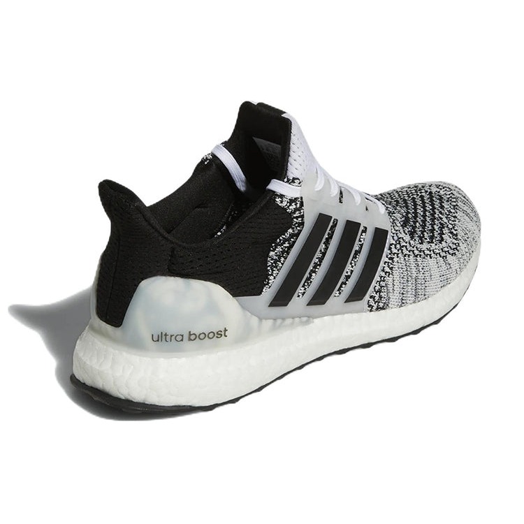adidas Ultra Boost 1.0 DNA Oreo (2022) 6 adidas Ultra Boost 1.0 DNA Oreo (2022)