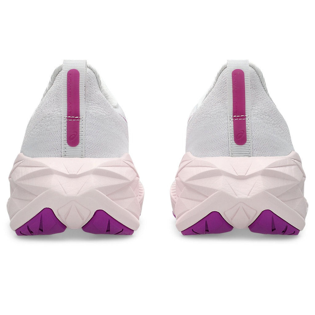ASICS Novablast 4 White Soothing Sea (Womens) 7 ASICS Novablast 4 White Soothing Sea (Womens)