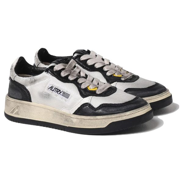 Autry Medalist White Black (Womens)