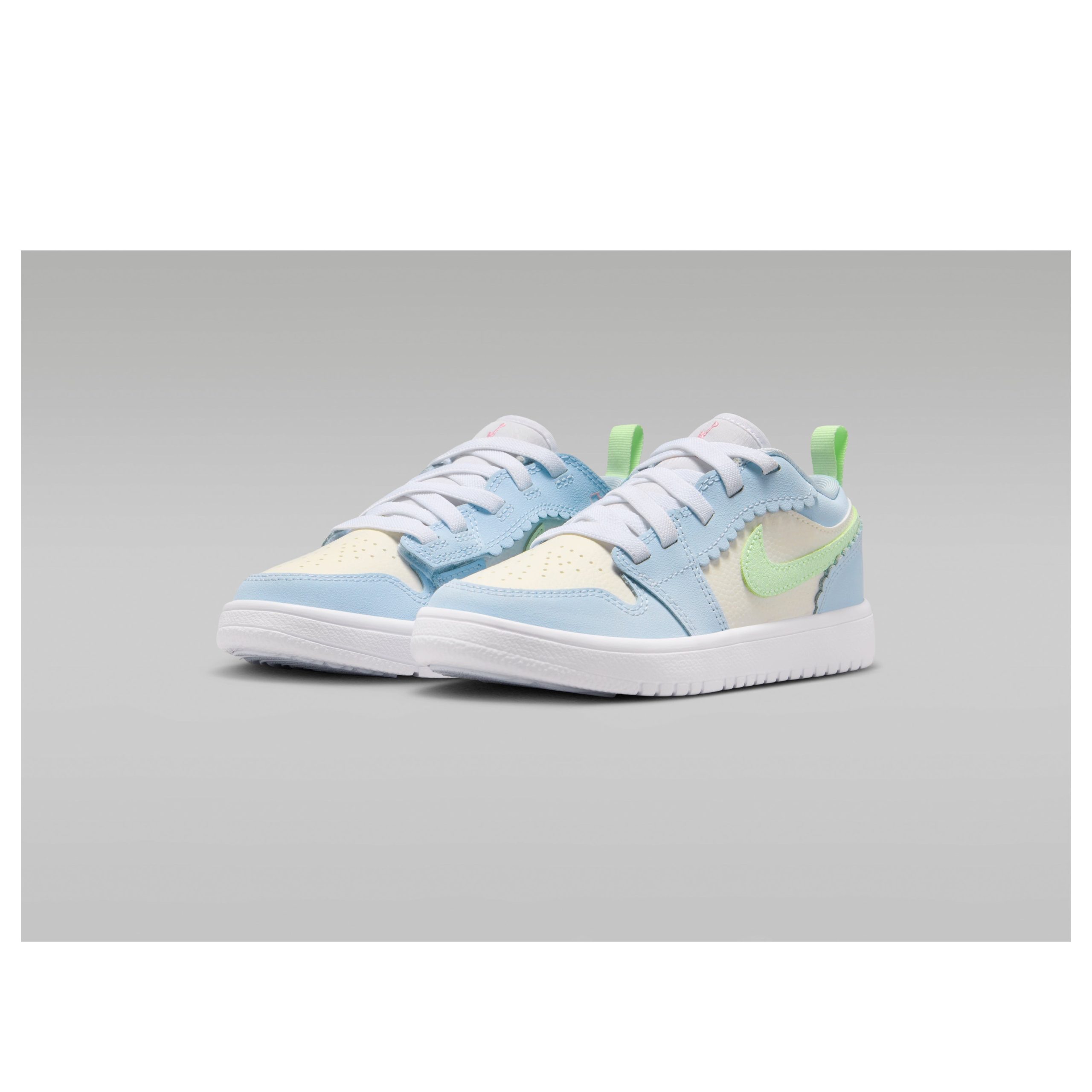 Jordan 1 Low ALT SE Half Blue Sail Vapor Green (PS) 6 Jordan 1 Low ALT SE Half Blue Sail Vapor Green (PS)