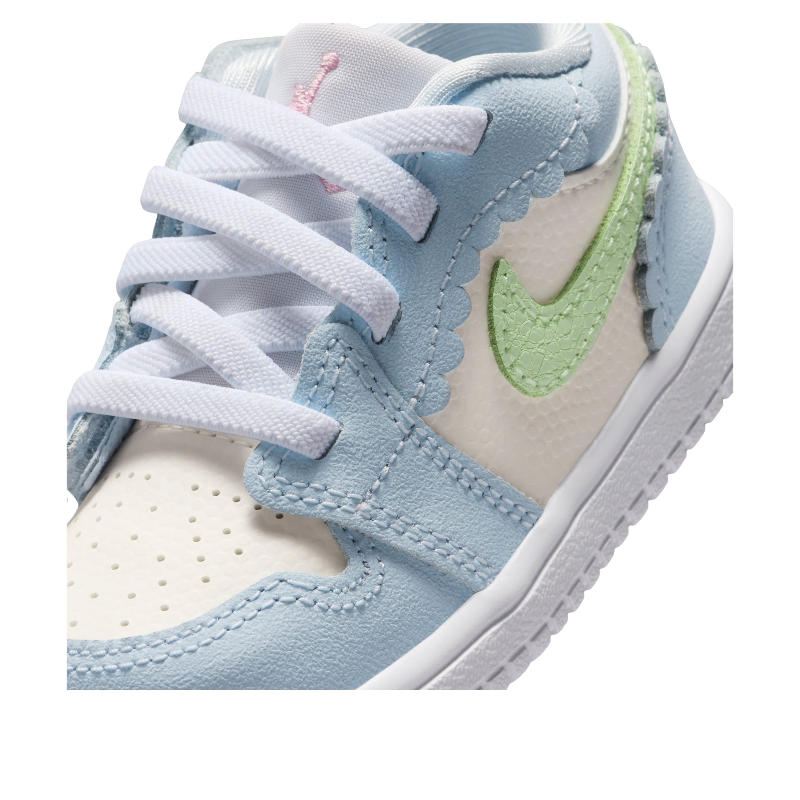 Jordan 1 Low ALT SE Love Is In The Air (TD) 7 Jordan 1 Low ALT SE Love Is In The Air (TD)