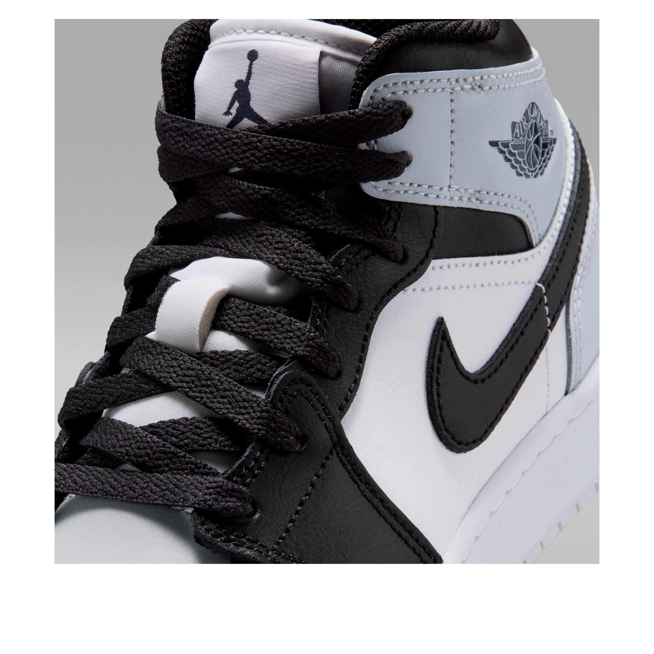 Jordan 1 Mid Black Aura Squadron Blue (GS) 7 Jordan 1 Mid Black Aura Squadron Blue (GS)