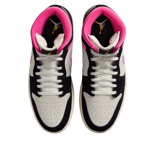 Jordan 1 Mid SE World Tour