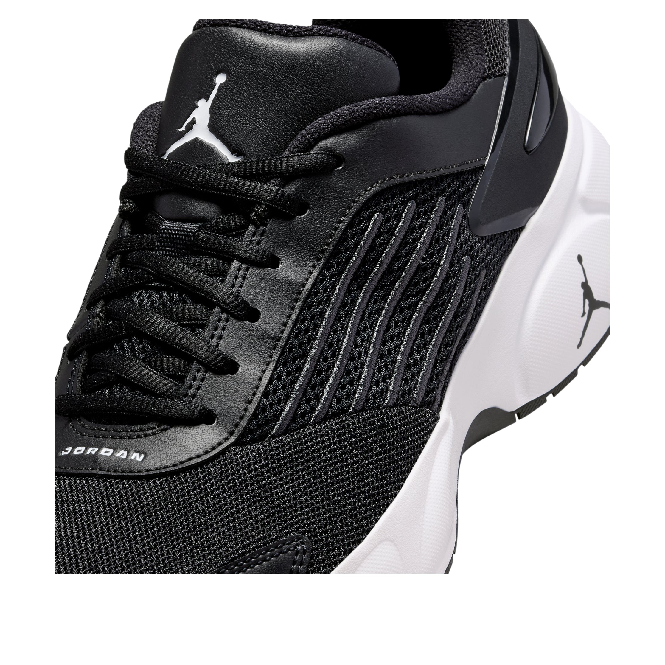 Jordan Trunner Flow Black White 7 Jordan Trunner Flow Black White