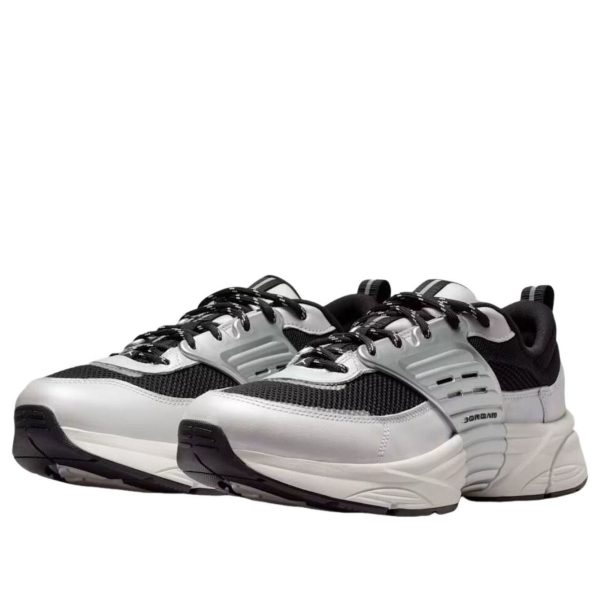 Jordan Trunner O/S Photon Dust Black Sail