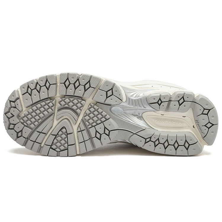 New Balance 2002R White Sea Salt 6 New Balance 2002R White Sea Salt
