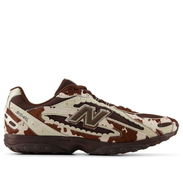 New Balance 204L atmos Pink Cow Girl Angora Pumpernickel