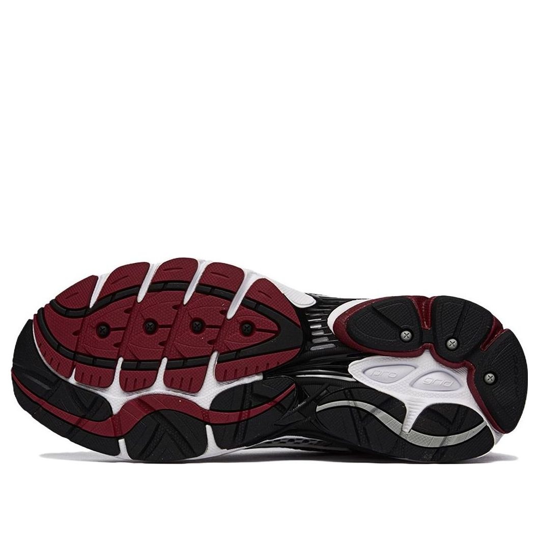 Saucony ProGrid Omni 9 OG White Silver Red 6 Saucony ProGrid Omni 9 OG White Silver Red