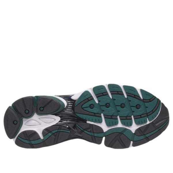 Saucony ProGrid Omni 9 White Pine Green