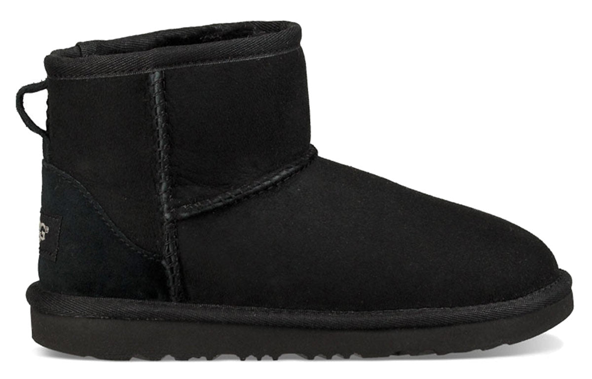 UGG Classic Mini II Boot Black (Kids) 4 UGG Classic Mini II Boot Black (Kids)