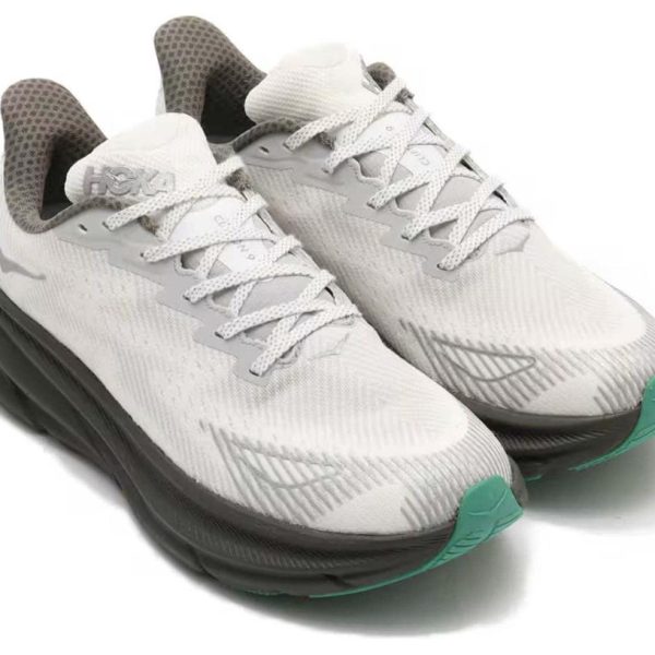 Hoka One One Clifton 9 Gore-Tex Stealth Tech Pack