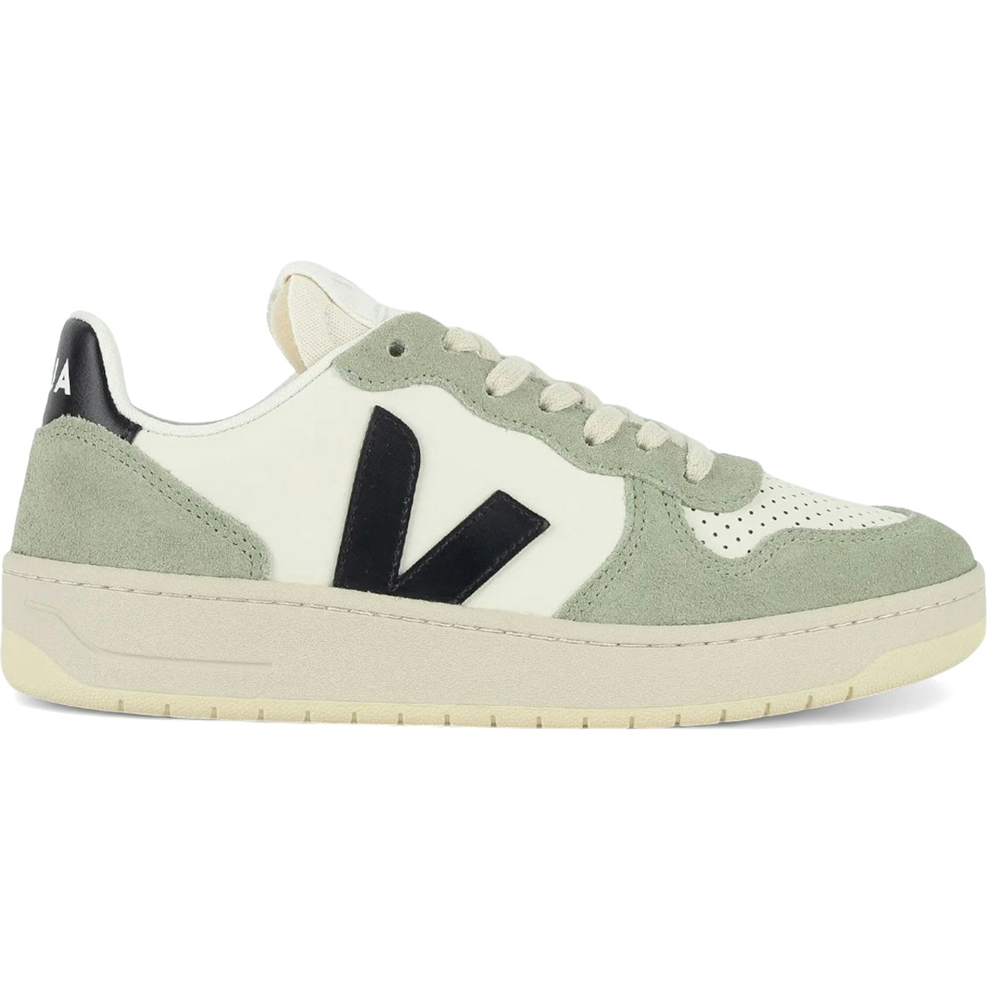 Veja V-10 Pure Black Clay 1 Veja V-10 Pure Black Clay
