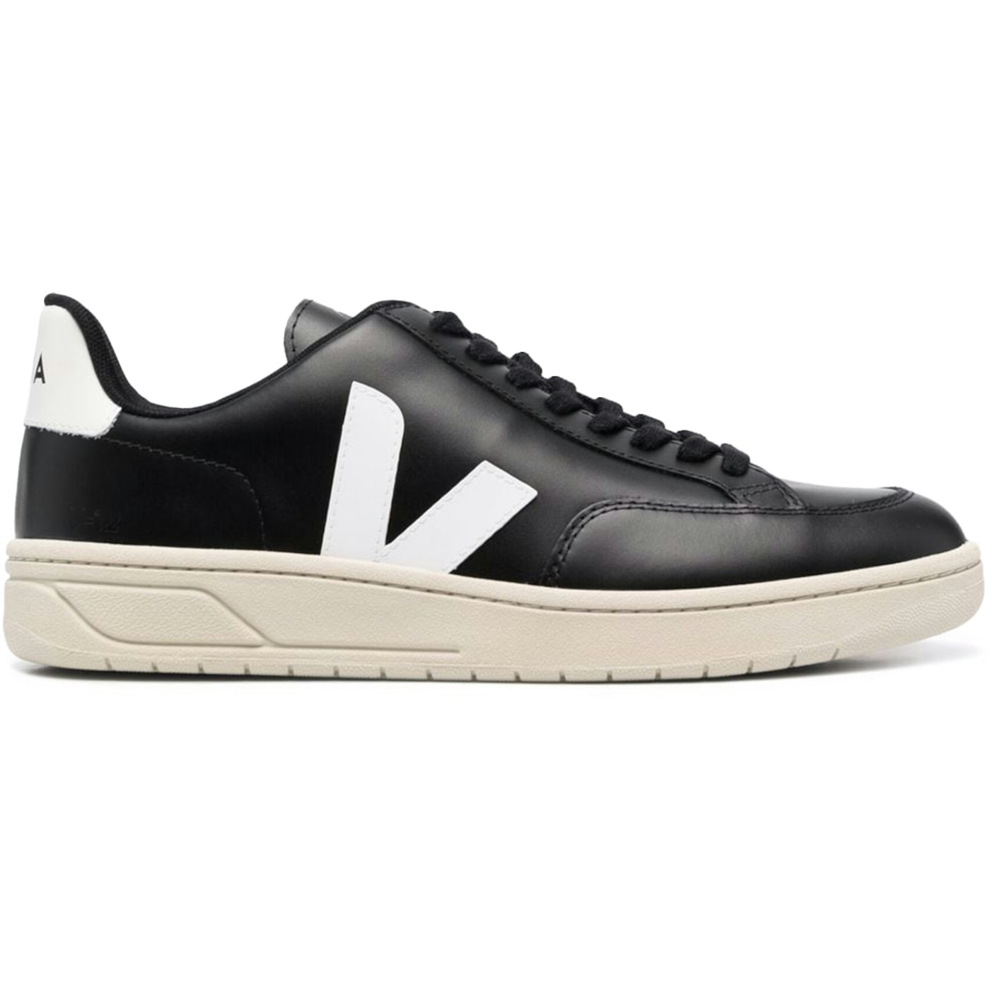 Veja V-12 Leather Black White